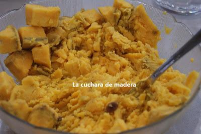 TRUCHAS O EMPANADILLAS DE BATATA. POSTRE TIPICO CANARIO