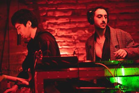 Motel Rosa estrena “Noche”, el segundo single de su nueva era de pop electrónico df50a040-1d40-8377-92fc-721ef4604aa7