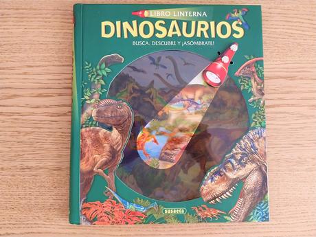 Leyendo El Cuento: «Libro Linterna: Dinosaurios» (Susaeta)