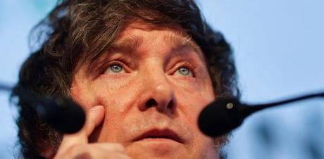 JAVIER DELAY, TODO EN SU MEDIDA Y ARMONIOSAMENTE