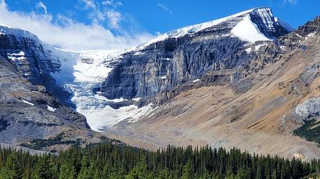 9 mejores campings en el Parque Nacional Banff, AB Vista del glaciar desde Icefield Tent Campground