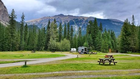 9 mejores campings en el Parque Nacional Banff, AB Camping Kicking Horse en Yoho NP