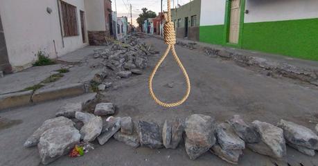 La soga al cuello: Los pinches adoquines de San Miguelito