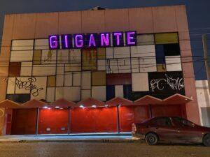 Una joven terminó con fractura de maxilar tras una pelea en un boliche