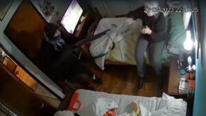 Brutal robo a una jubilada en La Plata: la golpearon y apuntaron con un arma en la cabeza