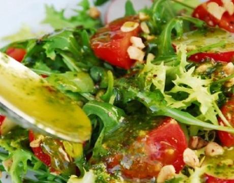 Ensalada con vinagreta de azafrán