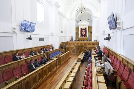 Pleno.- PSOE se queda solo modificando Reglamento Cortes para poder inadmitir temas que excedan competencias de CLM