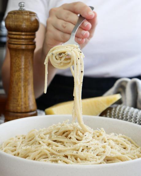 Spaghetti Cacio e Pepe cacio pepe spaghetti