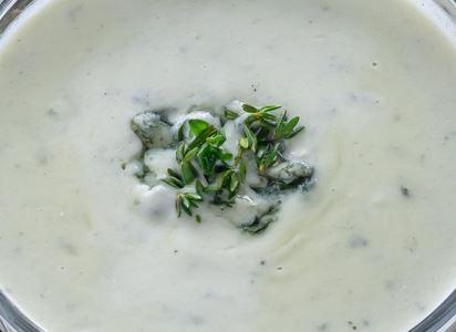 Como preparar salsa roquefort casera