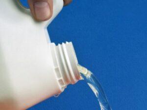 Fue víctima de un robo y lo quisieron resarcir con lavandina y fideos