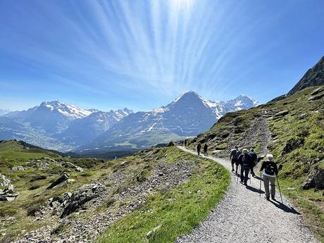 Senderismo en Grindelwald: encontrar el encanto del sendero en los Alpes suizos Senderismo en Grindelwald: encontrar el encanto del sendero en los Alpes suizos