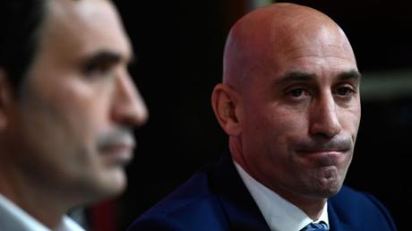 Luis Rubiales dimite como presidente de la RFEF