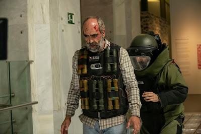 Todos los nombres de Dios; Boom fin, al lío