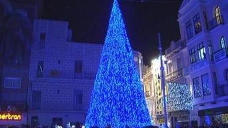 Badalona se propone tener el árbol de Navidad más alto de España Badalona se propone tener el árbol de Navidad más alto de España