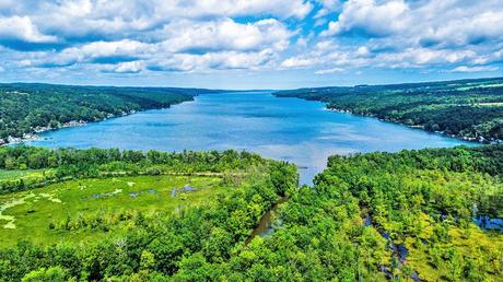 16 mejores lagos en Nueva York Owasco Lake en la región de Finger Lakes de Nueva York