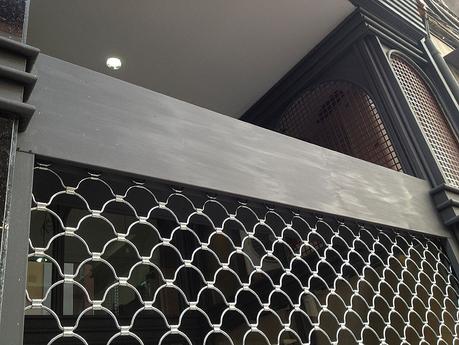 Instalación Persianas de Varilla para Local