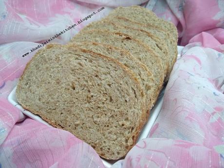 PAIN À LA FARINE DE BLÉ / ًًًWHOLE WHEAT FLOUR BREAD / PAN DE HARINA INTEGRAL / خبز بدقيق القمح PAIN À LA FARINE DE BLÉ / ًًًWHOLE WHEAT FLOUR BREAD / PAN DE HARINA INTEGRAL / خبز بدقيق القمح