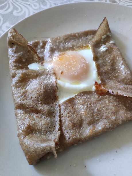 CREPE DE TRIGO SARRACENO CON HUEVO, JAMÓN Y QUESO