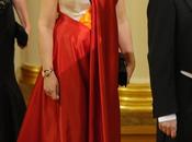 Vestida Angry Birds cena gala presidente Finlandia