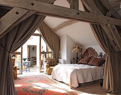 INTERIORES RUSTICOS BAJO CABRIADAS