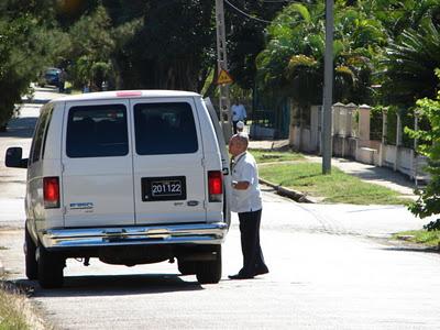 Y fue un desayuno de mercenarios con sus amos yanquis de la SINA [+ fotos]