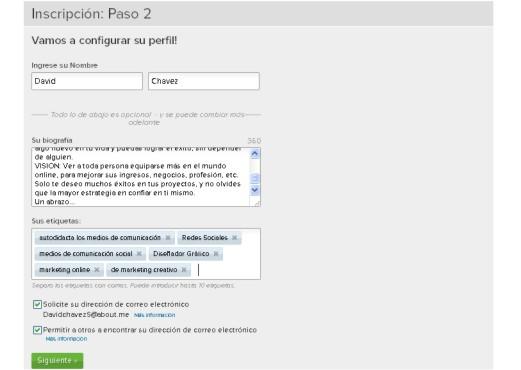 Crea una pagina en about.me y añade tus redes sociales