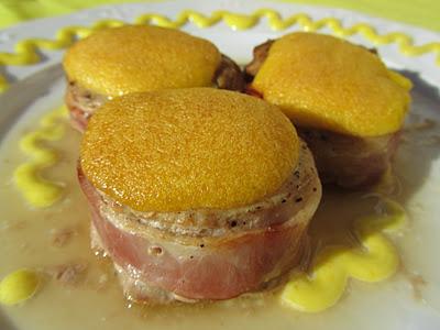 MEDALLONES DE SOLOMILLOS CON ALIOLI DE ALMENDRAS