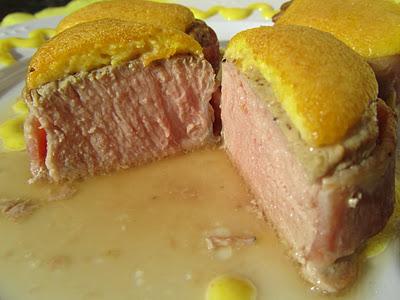 MEDALLONES DE SOLOMILLOS CON ALIOLI DE ALMENDRAS