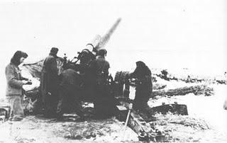 El Ejército Rojo reconquista Tikhvin - 09/12/1941.