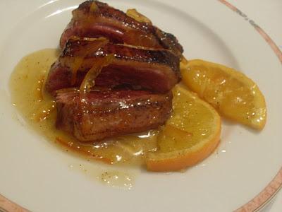 Magret de pato a la naranja