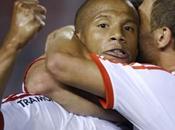 River cierre sonrisa