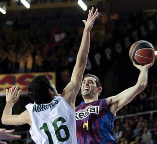 Eidson paraliza a Unicaja y hace líder en solitario al Barça (72-62)