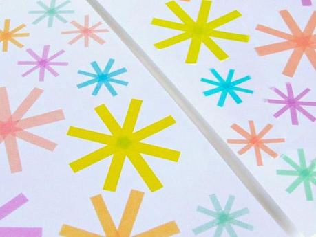 Envolver regalos y decorarlos con washi tape