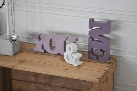 Dormitorio Blanco, Gris y Púrpura