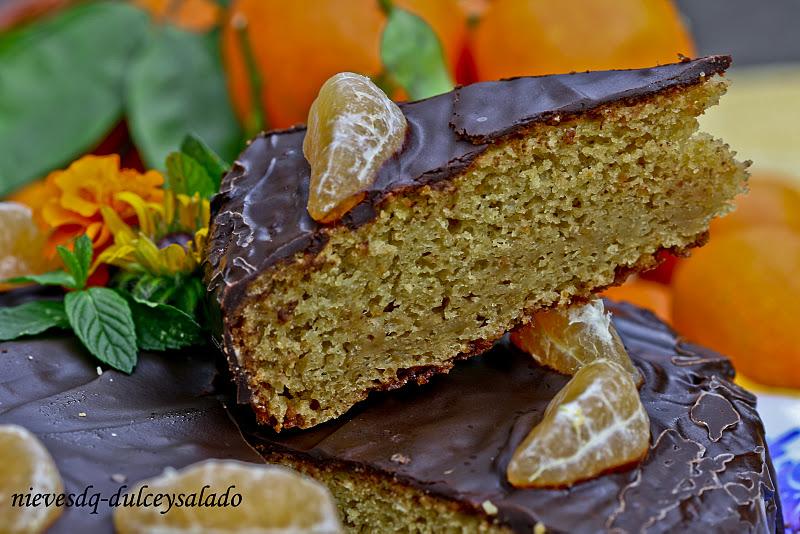 BIZCOCHO DE MANDARINA CON BAÑO DE CHOCOLATE