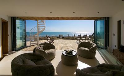 CASA MINIMALISTA DE PLAYA
