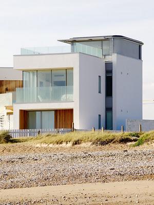 CASA MINIMALISTA DE PLAYA