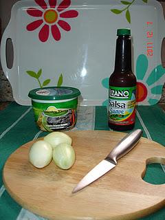 APERITIVO DE FRIJOLES MOLIDOS  Y EL VOLCÁN POÁS.