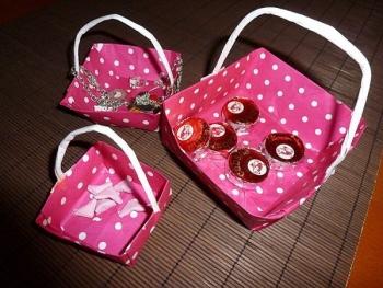 Cómo hacer unas cestitas con bolsas de papel