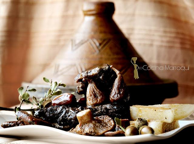 Tajine de jabalí con bolets del Atlas