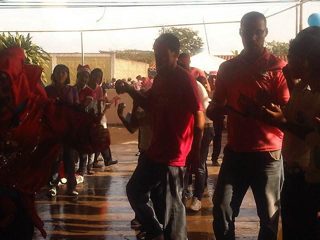 Una sonrisa en navidad para los  niños y niñas