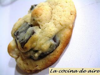 GALLETAS DE CHOCOLATE Y NUECES DE MACADAMIA