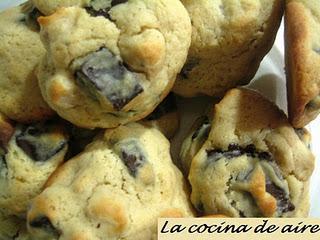 GALLETAS DE CHOCOLATE Y NUECES DE MACADAMIA