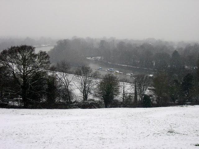 CAMINANDO BAJO LA NIEVE EN RICHMOND PARK