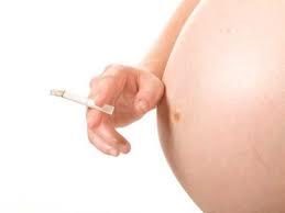 El tabaquismo duplica la posibilidad de muerte a nacer o en el primer año
