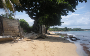 BalnearioRinconPR2010 - foto por P. A. Llerandi-Román El mar se levanta