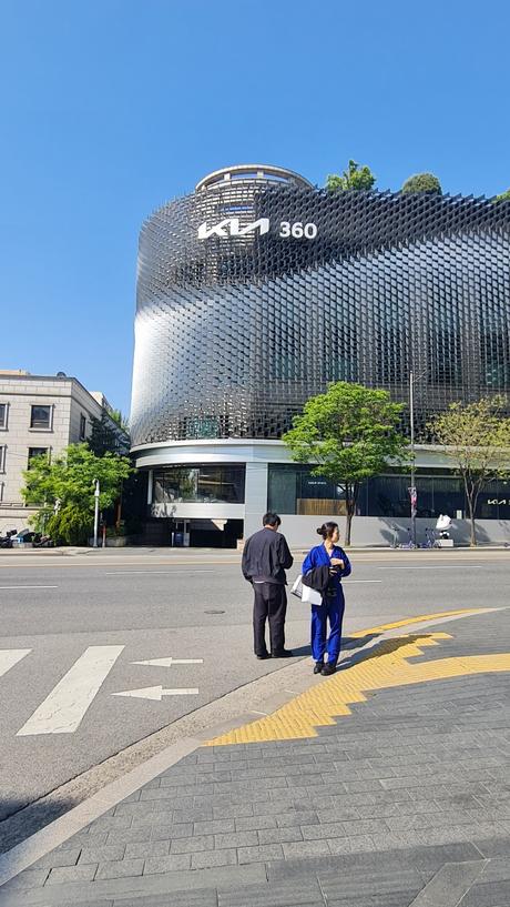 KIA 360: la experiencia que alterna automovilismo, arquitectura y arte inmersivo en Seúl