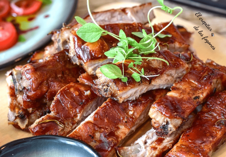 COSTILLAS CON SALSA BARBACOA EN PAPILLOTE COSTILLAS CON SALSA BARBACOA EN PAPILLOTE