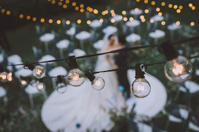 Iluminación con guirnaldas en una boda Iluminación con guirnaldas en una boda