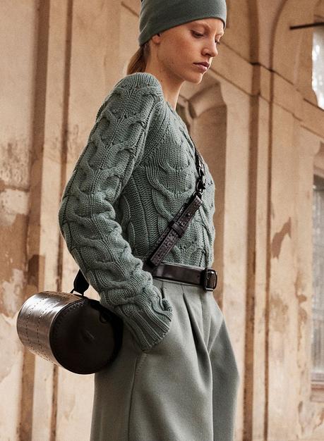 Max Mara Se Ha Convertido en el Nuevo «Chic Utilitario».